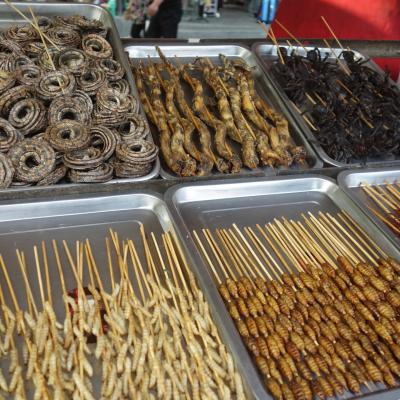 China: Feirinha em Wangfujing, vai um espetinho?