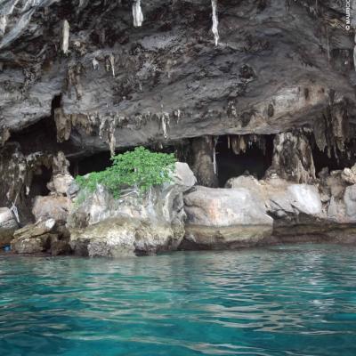 Tailândia: Caverna em Koh Phi Phi Leh