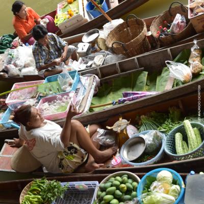 Tailândia: Comércio flutuante em Damnoen Saduak