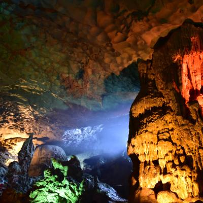 Vietnã: Caverna em Halong Bay