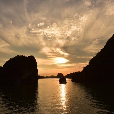 Vietnã: Pôr do Sol em Halong Bay