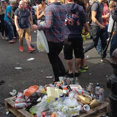 Inglaterra - Londres, lixo no Carnaval de Notting Hill