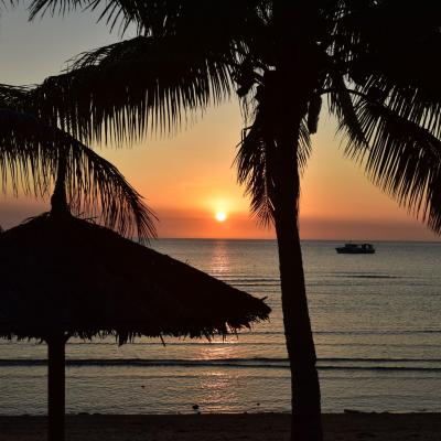Fiji - Pôr-do-sol típico de lá