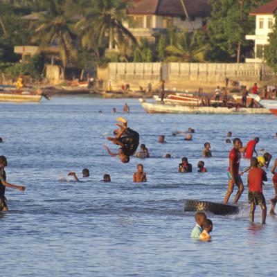 Zanzibar: Final da tarde na praia de Stone Town